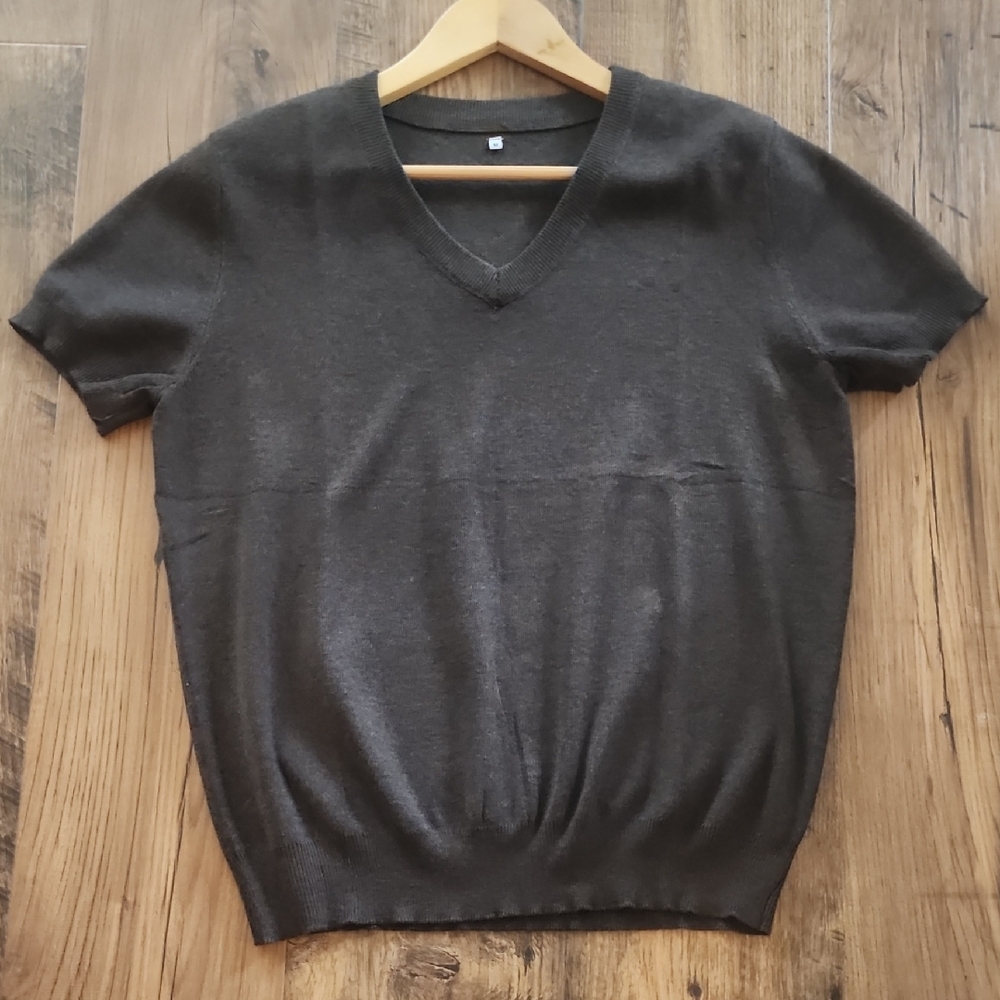 Women's V-Neck Short Sleeve Wood Blend Sweater - Dark Oak Size Medium